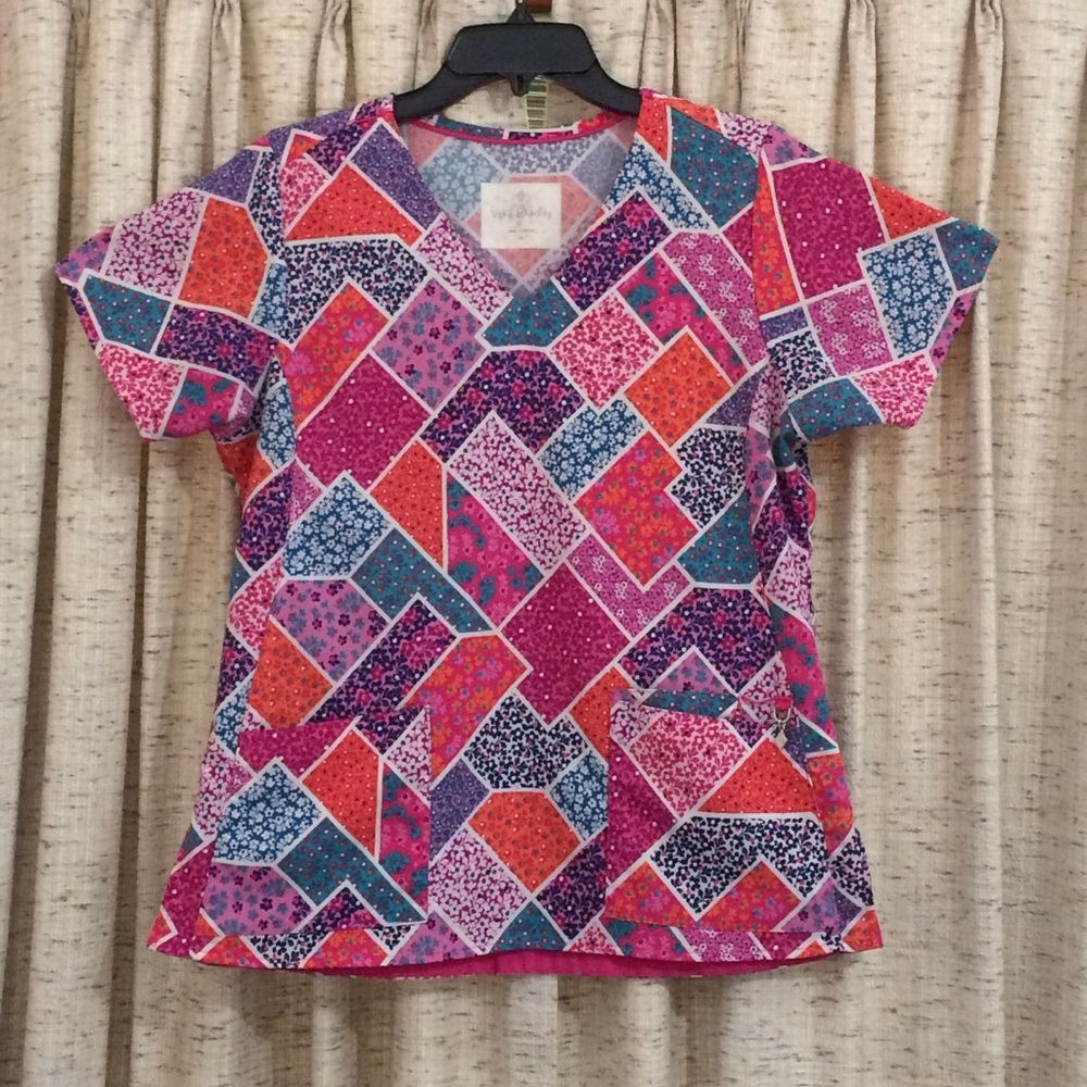 Vera Bradley Halo Printed V-Neck Scrub Top